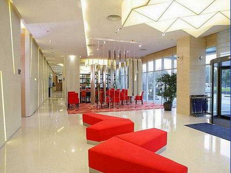 Holiday Inn Express Meilong Shanghai Exterior foto